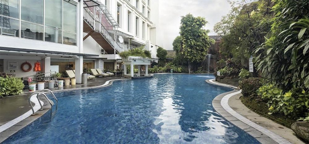 Jambuluwuk Kolam Renang