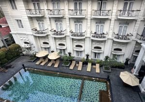 The Phoenix Hotel Kolam renang dari atas